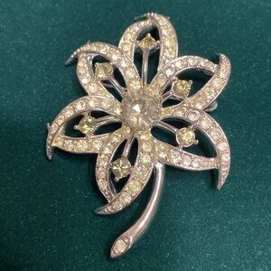 Vtg Sarah Coventry Flower Brooch Yellow Color Rhinestone Pin